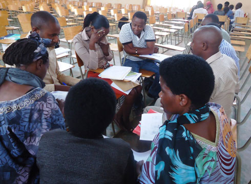 Abacungamari b'ibigo nderabuzima bungurana ibitekerezo mu matsinda.