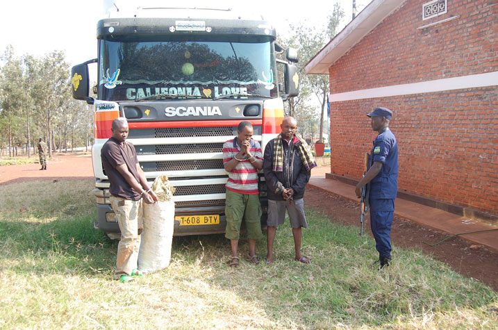 Abafashwe ni batatu barimo n