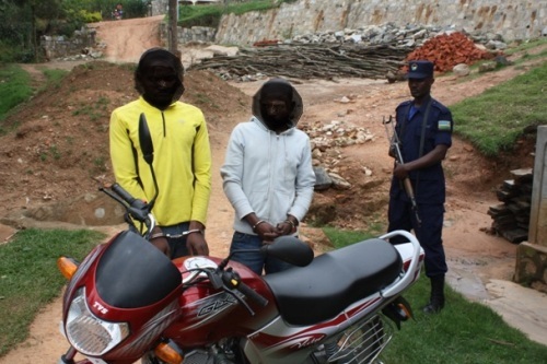 Abafashwe bafungiwe kuri polisi ku karere ka Ngororero.