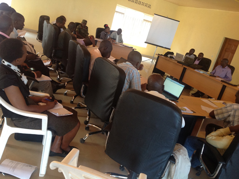 Abagize komite ishinzwe imiturire mu karere ka Nyamabage mu nama.