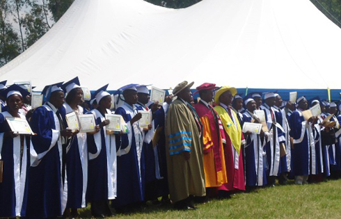 Abahawe impamyabumenyi basabwe gukoresha ubumenyi bakuye muri INES bihangira imirimo.