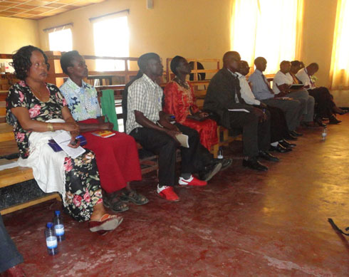 Abahinzi basobanurirwa gahunda nshya go gucuruza no gukwirakwiza ifumbire.