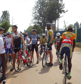 Bamwe mu bakinnyi b'ikipe y'abazungu yitwa Abahizi