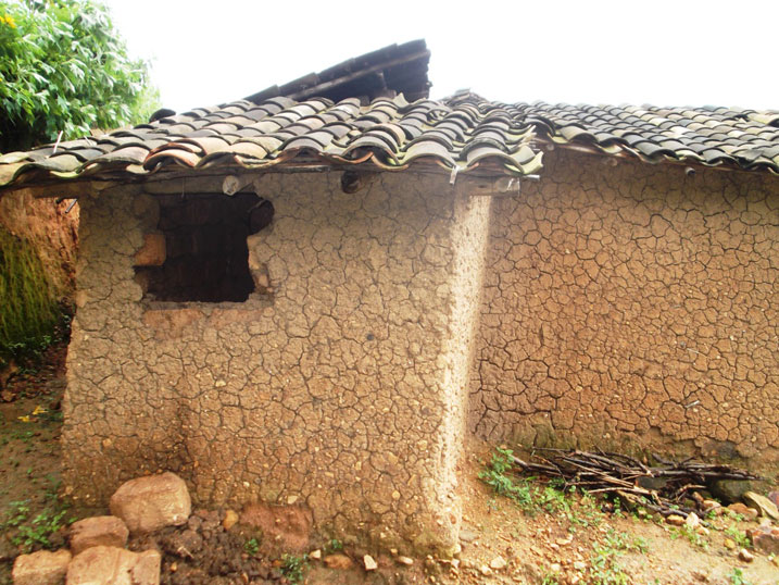 Abajura bibye Uwihoreye bapfumuye urukuta rw