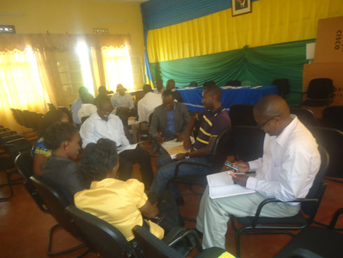 Abakandida 15 biyamamariza kuba abajyanama b