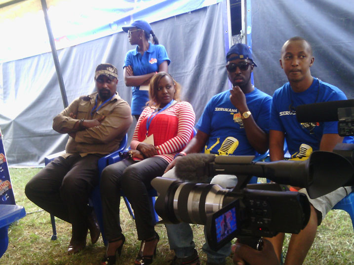 Abakemurampaka Lion Manzi na Tonzi n'abo muri kampani East African Promoters ifatanya na Bralirwa gutegura PGGSS.