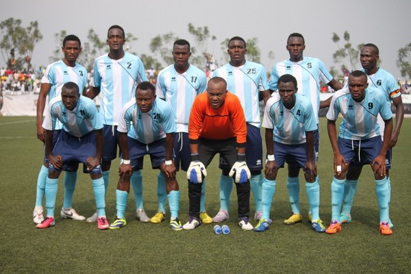 Abakinnyi ba Police FC babanje mu kibuga.