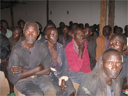 Bamwe mu bakora imirimo nsimburagifungo ifitiye igihugu akamaro.