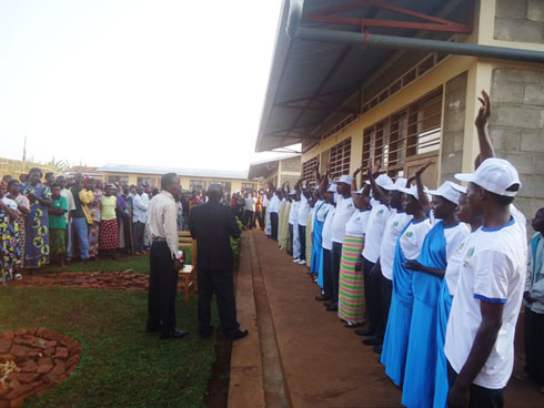 Abakorerabushake ba Komisiyo y'Igihugu y'Amatora babanje kurahirira kuzuza neza inshingano bahawe.