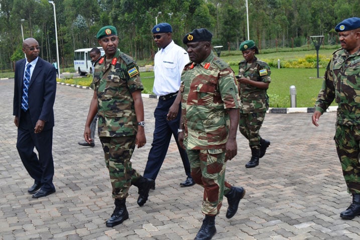 Abakozi ba SADC -RPTC barangajwe imbere na Col. Jill Rutaremara na Sambulo batambagizwa inyubako z