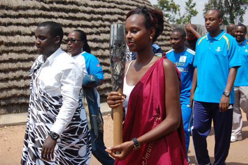 Abakozi bo mu Rukali nabo bagize amahirwe yo gufata ku nkoni y