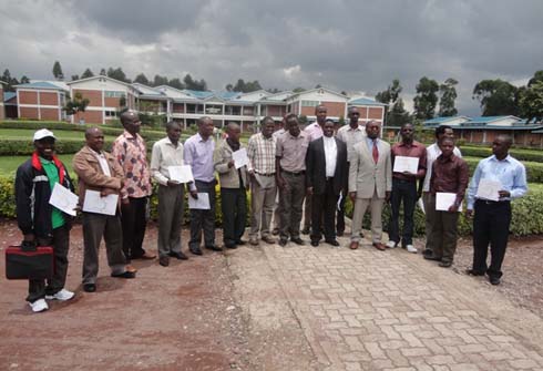 Abakurikiye amahugurwa ku gupima ubutaka batahanye impamyabumenyi.