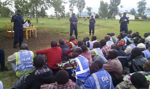 Abamotari baganiriye n'Umuyobozi wa Polisi mu Burasirazuba babiva imuzingo.