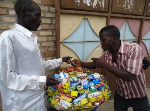 Abamugana bishimira serivisi abaha.