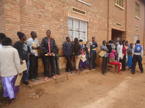 Abana bafashwa na FARG bishimiye ko bagiye gufashwa gukomeza muri kaminuza.