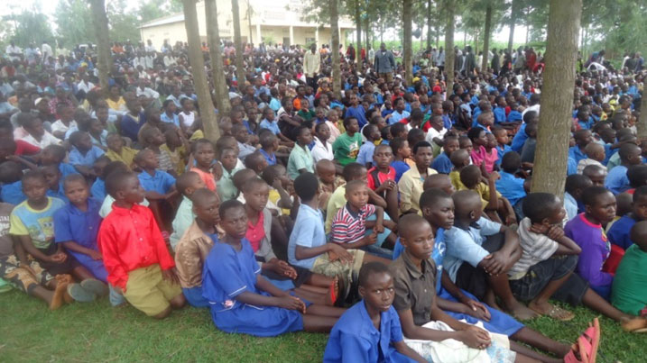 Abana bari benshi cyane cyane abiga mu mashuli abanza.