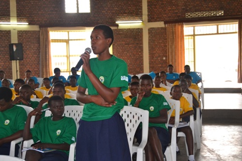 Abana bahawe urubuga batanga ibitekerezo.