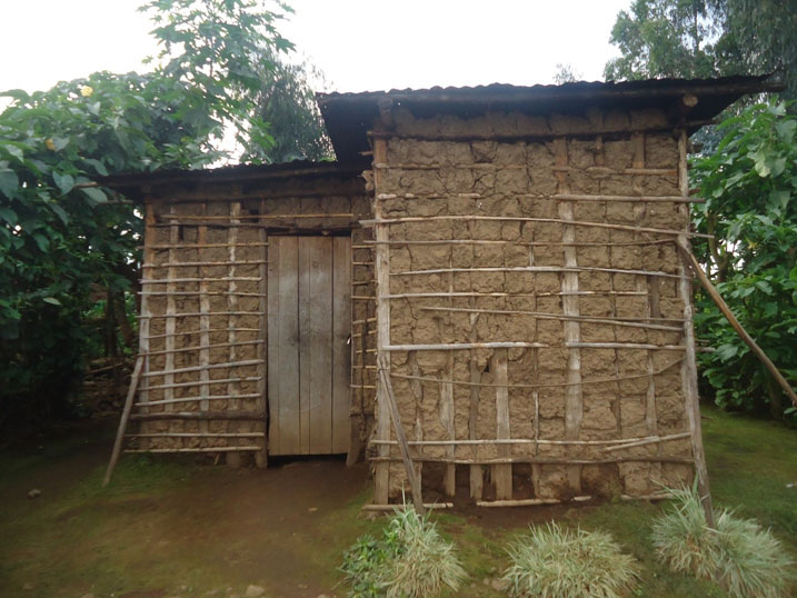 Abandi bana 15 baratabaza kuko baba mu nzu zimeze nabi nk'iyi.