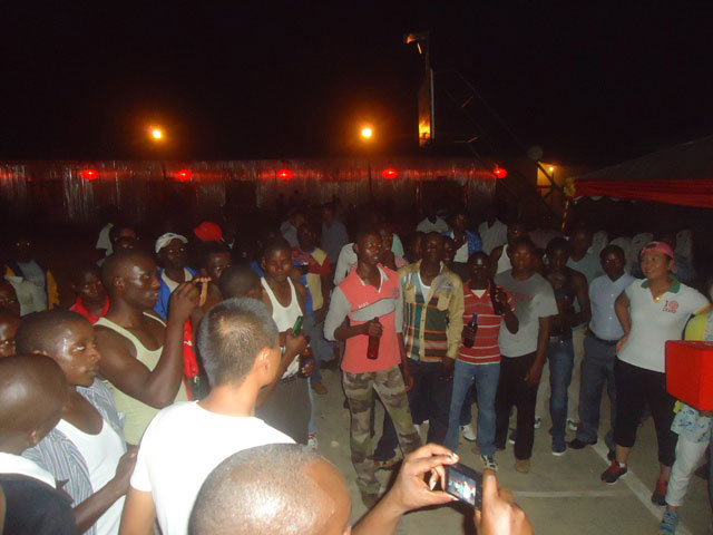 Abantu bari benshi mu buryo bugaragara.