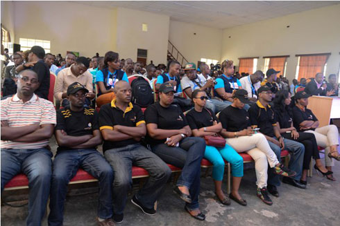 Abantu bari bitabiriye kureba itorwa rya Nyampinga rai benshi.