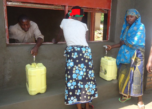 Abanyakibaba bashyikirijwe amazi meza.