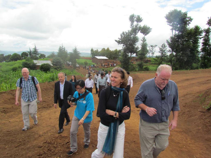 Abanyamahanga bajya kureba amaterasi y