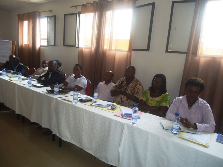 Abanyamakuru bitabiriye iki kiganiro batanze ibitekerezo.