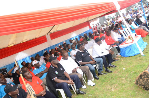 Abanyamuryango ba FPR bishimiye umuryango wabo.