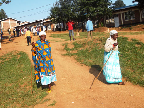 Abanyantege nke bishimiye gahunda bashyiriweho yo gufashwa gutora mbere badahutajwe.