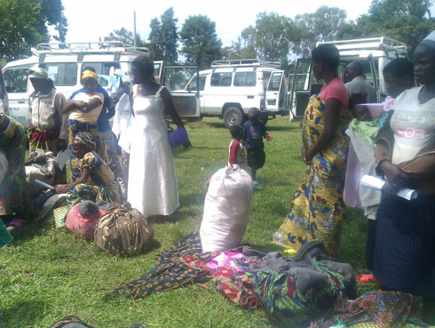 Abanyarwanda batahutse barimo kwakirwa ku mupaka munini i Rubavu.