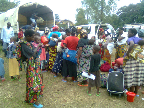 Abanyarwanda bahungiye muri Congo bakomeje guhunguka ku bwinshi. Aba baje mu cyumweru gishize binjirira mu karere ka Rubavu.