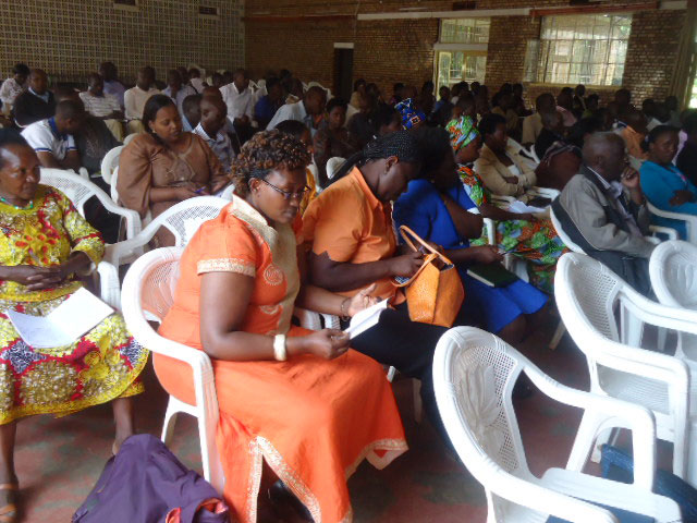 Abanyehuye bari bitabiriye gutanga ibitekerezo ntibari bakeya.