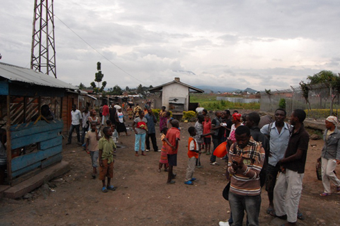 Abanyecongo basubiye mu mirimo yabo ku mupaka muto.