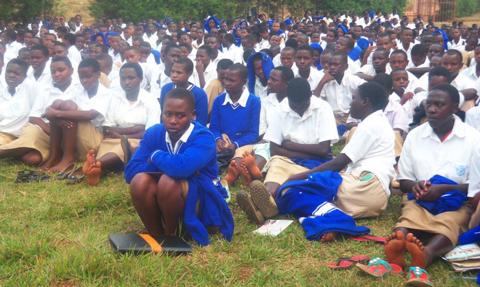 Buri cyumweru ngo buri munyeshuri atanga umusanzu kuva ku giceri cy