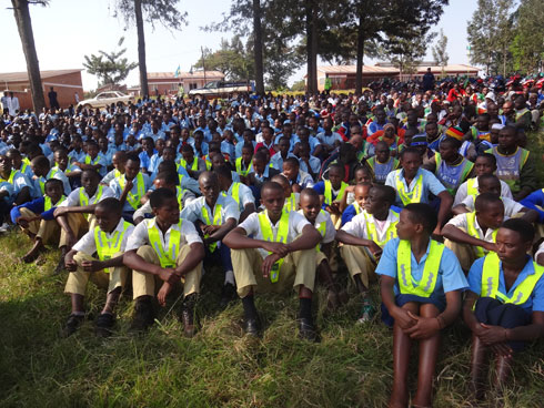 Abanyeshuri bakurikirana inama polisi ibagira.