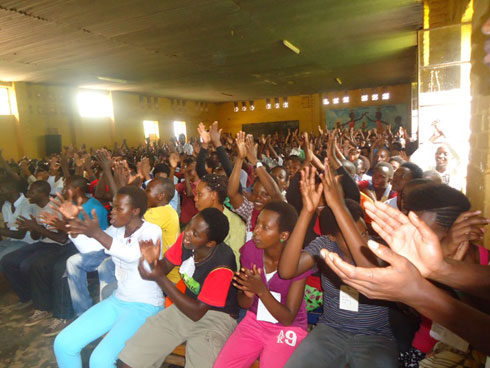Abanyeshuri bari mu itorero bashimye impanuro bahawe na Brig. Gen. Bayingana.