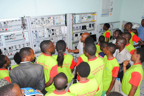 Abanyeshuri batambagijwe mu byumba bitandukanye bya IPRC Kicukiro.