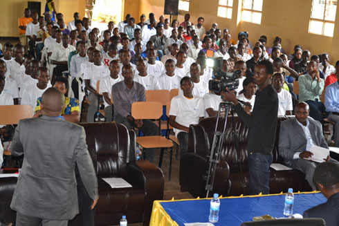 Abanyeshuri biga imyuga bavuga ko guhugurwa kenshi bizatuma bavamo ba rwiyemezamirimo mu myuga bakora.