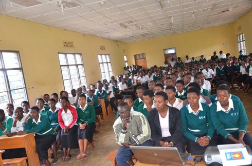 Abanyeshuri bo ku Nkombo ngo bahohoterwaga ntibabimenye.