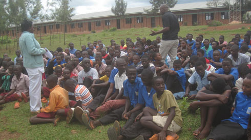 Abanyeshuri bakurikirana inyigisho z