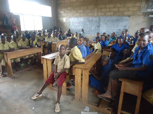 Bamwe mu banyeshuri biga ku kigo y