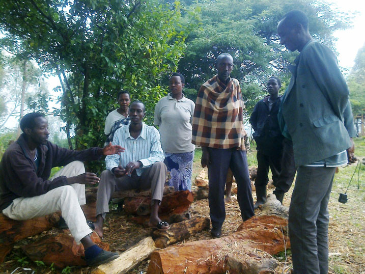 Abanywarwanda birukanwe mu gihugu cya Tanzaniya bavuga ko mu gihe batarutuzwa mu midugudu ubu ntacyo bafite bakora.