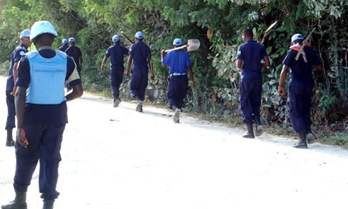 Uretse kubungabunga amahoro, abapolisi b'u Rwanda bakora umuganda wo gufasha Haiti