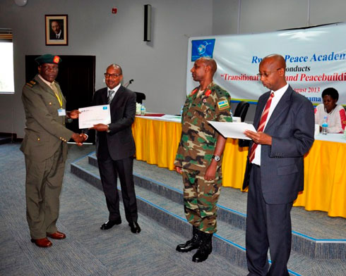 Abarangije bahawe imyamyabumenyi.