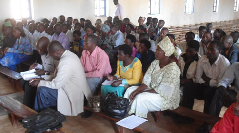 Abarezi bavuga ko bamwe mu babyeyi babatererana.