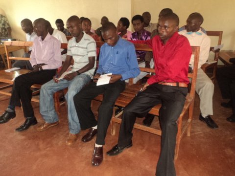 Abarezi bahabwaga amahugurwa ku micungire y