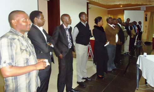 Abari abakandida ku myanya watowemo abanyamakuru bahagararira urwego rwo kwigenzura.