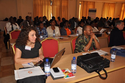 Abari bitabiriye inama baturutse mu Rwanda, Kenya n'u Bwongereza.