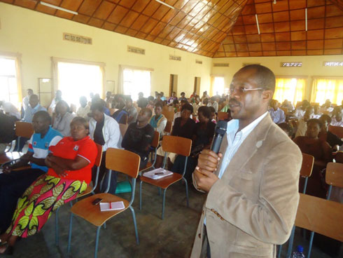 Abarimu bo mu karere ka Nyamasheke biyemeje gufata iya mbere mu kwimakaza gahunda ya Ndi Umunyarwanda.