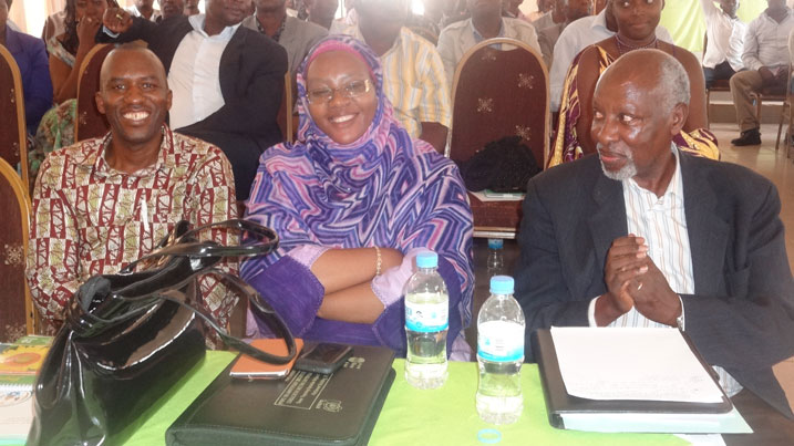 Ba senateri Niyongana Galikani, uyobora komisiyo y'imibereho myiza n'uburenganzira bwa muntu mu nteko ishinga amategeko mu mutwe wa sena, na senateri Harerimana Fatu senateri Bajyana Emmanuel .